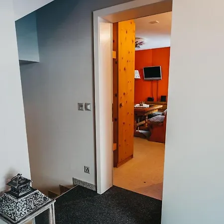 Charming 4 Bed Flat In 弗利姆斯