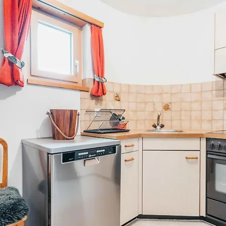 Charming 4 Bed Flat In * Flims