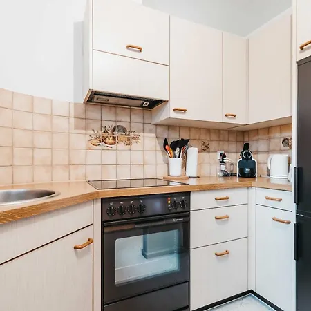 Charming 4 Bed Flat In * Flims