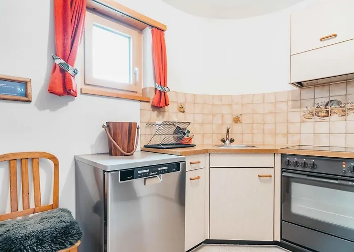 Charming 4 Bed Flat In * Flims