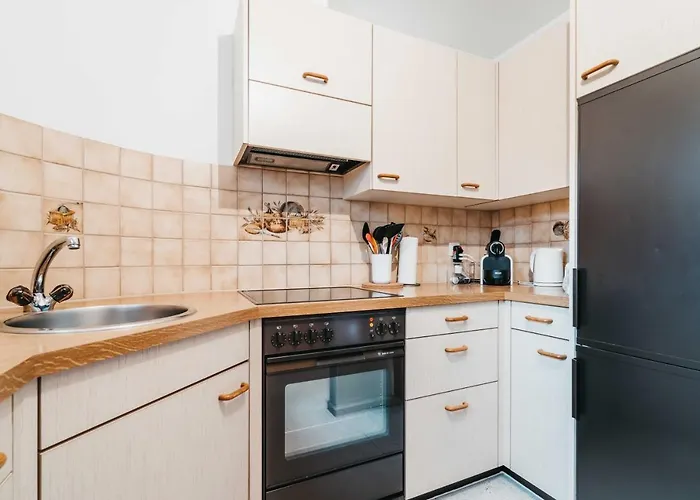 Charming 4 Bed Flat In * Flims