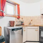 Charming 4 Bed Flat In * Flims