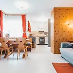 Charming 4 Bed Flat In Appartement Flims