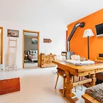Charming 4 Bed Flat In Apartman *