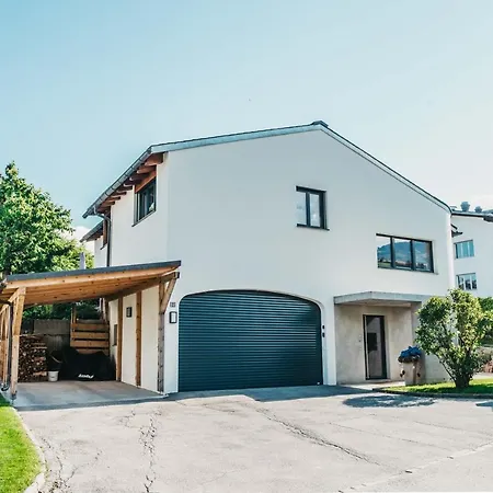 Apartman Charming 4 Bed Flat In